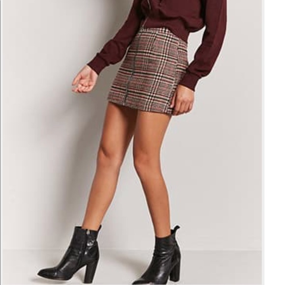 • Forever 21 Burgundy/Brown Houndstooth Skirt - Picture 9 of 9